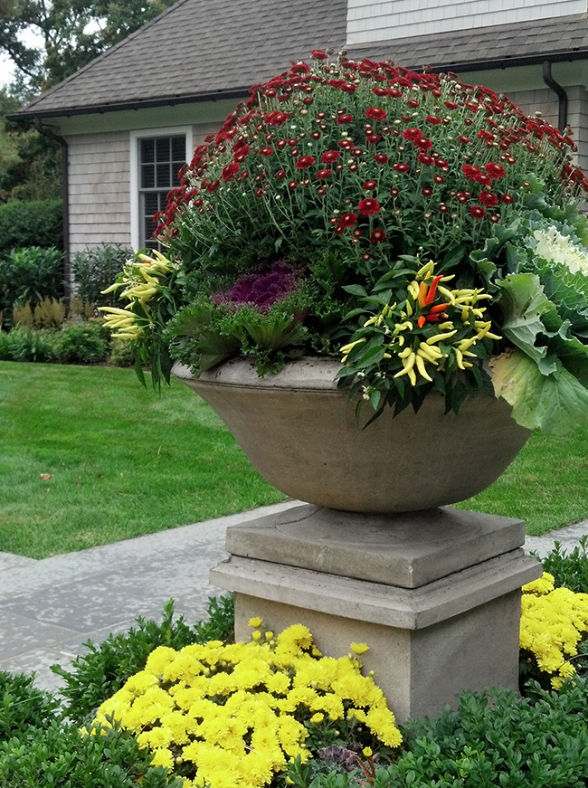 The LaurelRock Company - Residential Landscaping in CT - Sunset Ridge - Planters